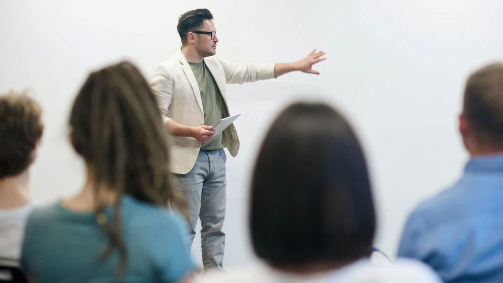 Como era a educação nas escolas antigamente?