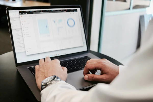 Marketing clinicas atrair pacientes usando Google
