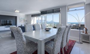 dining-room-g6bcdaedd8_640