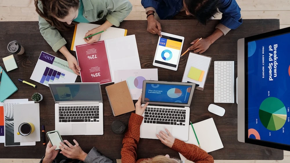 Ampliando oportunidades com co-marketing colaborativo
